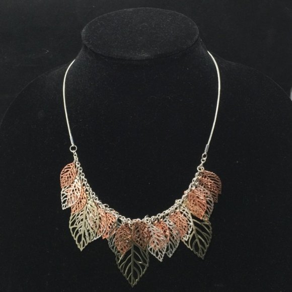 NEW Tri-Color Multi Leaf Statement Necklace - Picture 2 of 7